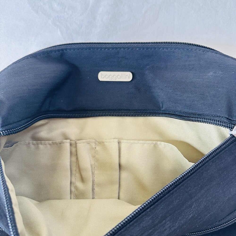 Baggallini Big Zip Crossbody Purse Lots of Pockets Nylon Wide Strap Lined 11” - Picture 9 of 14